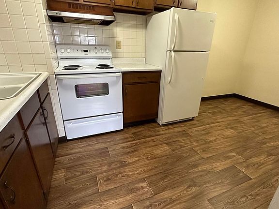 4th image of 770 Brady Ave #15