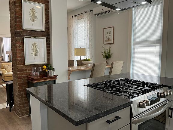 4th image of 79 James St #1