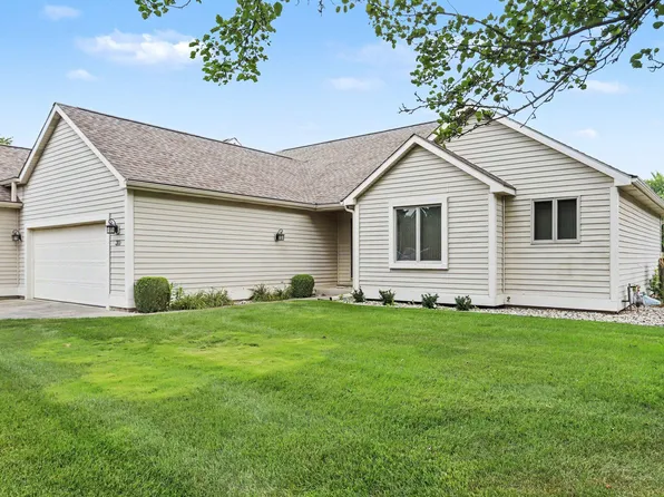 30 Oakdale Ln #104, Coldwater, MI 49036
