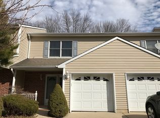 19 Parkside Dr, Spotswood, NJ 08884