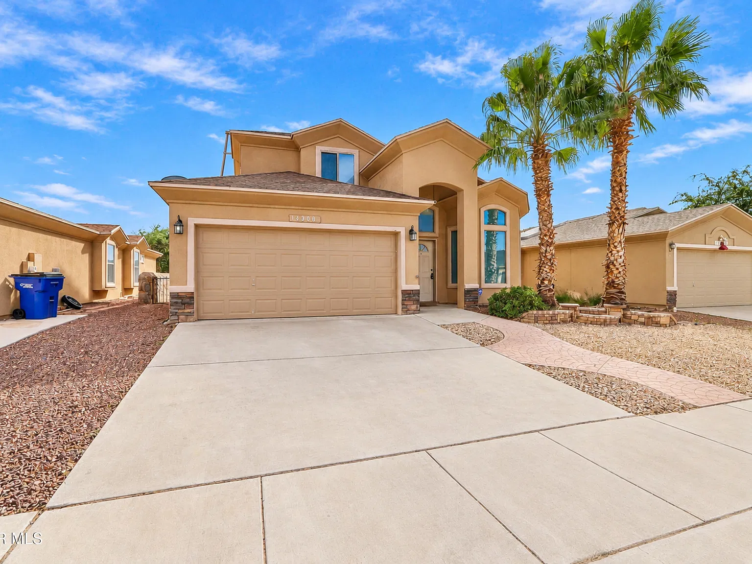 3 bed, 2.5 bath, 1715 sqft, $1,900 — Photo 2