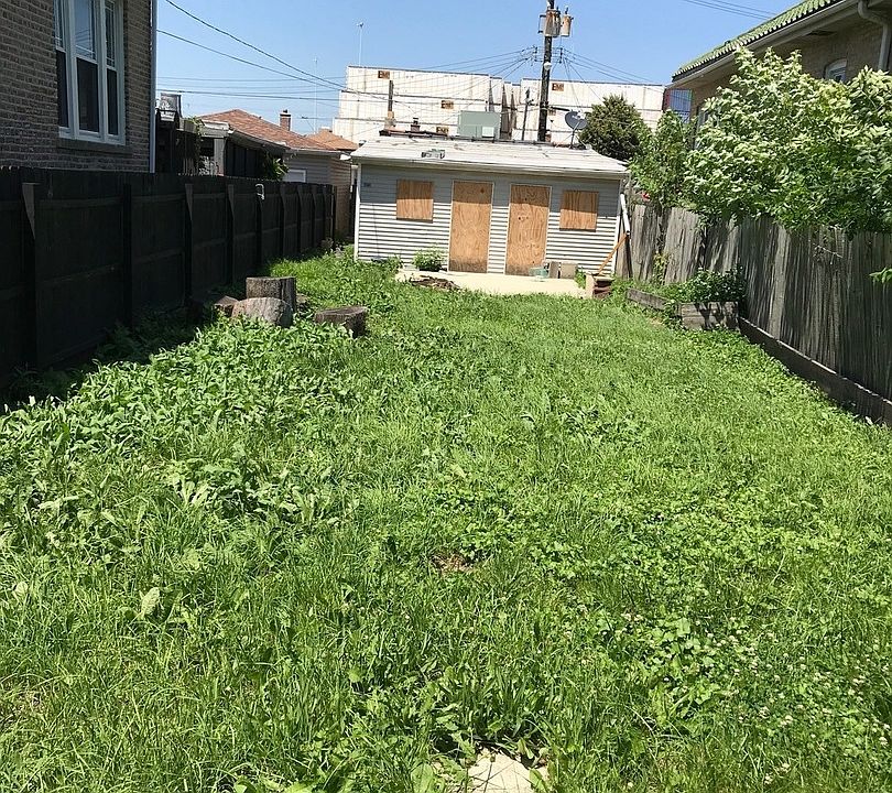 2nd image of 2732 W 35th Pl