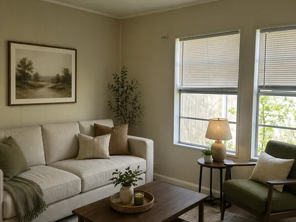 114 N Main St, Graysville, AL 35073