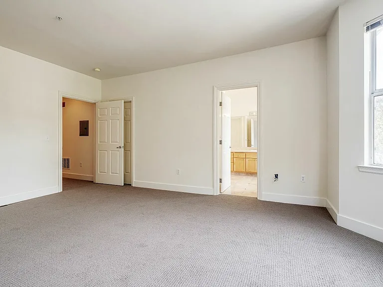 631 Pennsylvania Ave — Photo 21
