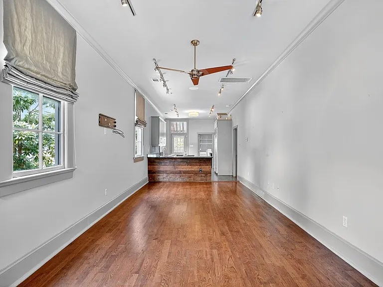 300 Lowerline St — Photo 24