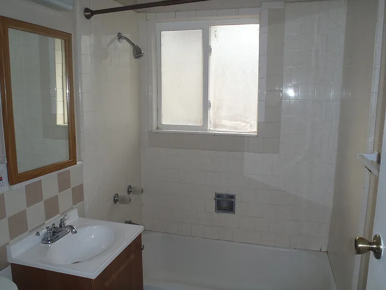 716 Commercial Ave #A-B — Photo 7