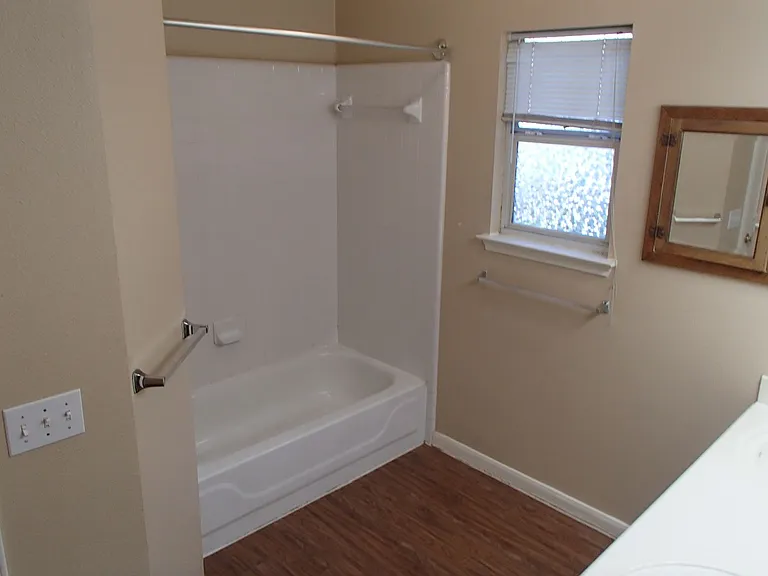 208 Juniper Dr — Photo 9