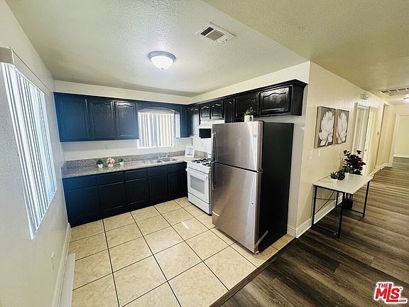 3rd image of 136 W 97th St