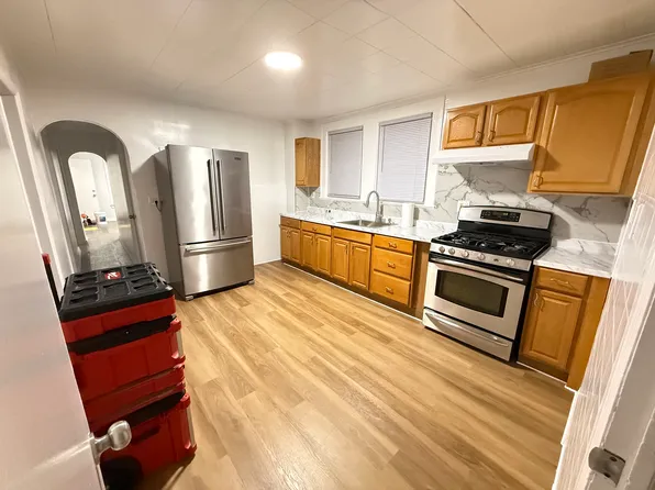 307 W Clay Ave APT 1, Roselle Park, NJ 07204