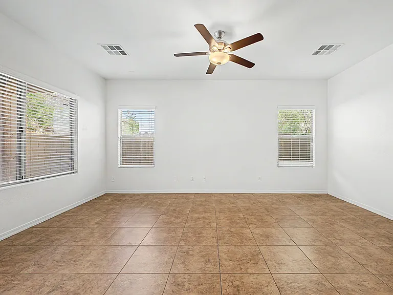 2048 W Monte Cristo Ave — Photo 10