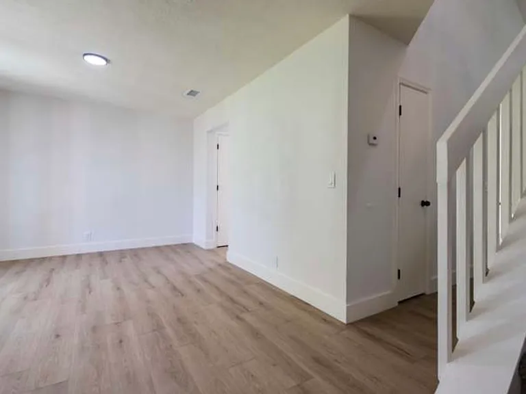 904 Jana Dr — Photo 5