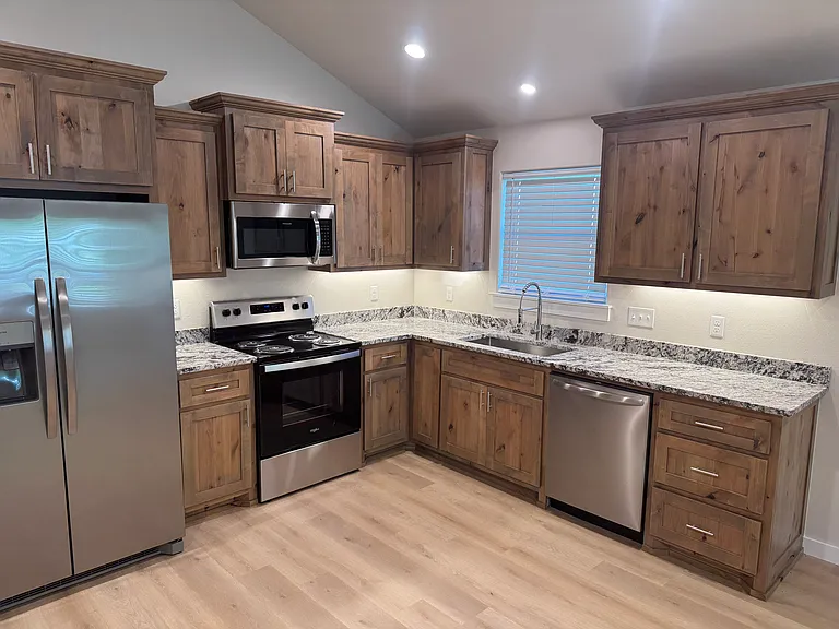 1702 Evans St — Photo 12