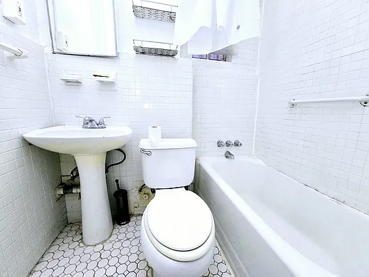 Rented by Brooklyn Property Group LLC | media 18