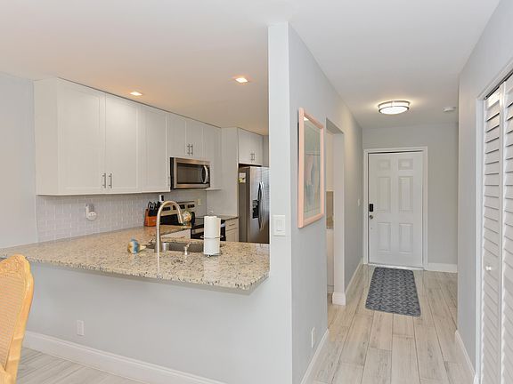 4th image of 342 Lake Evelyn Drive