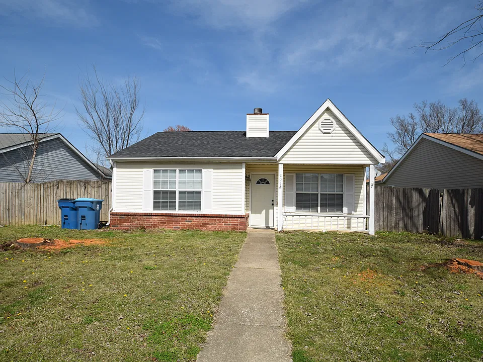 207 SE 16th St