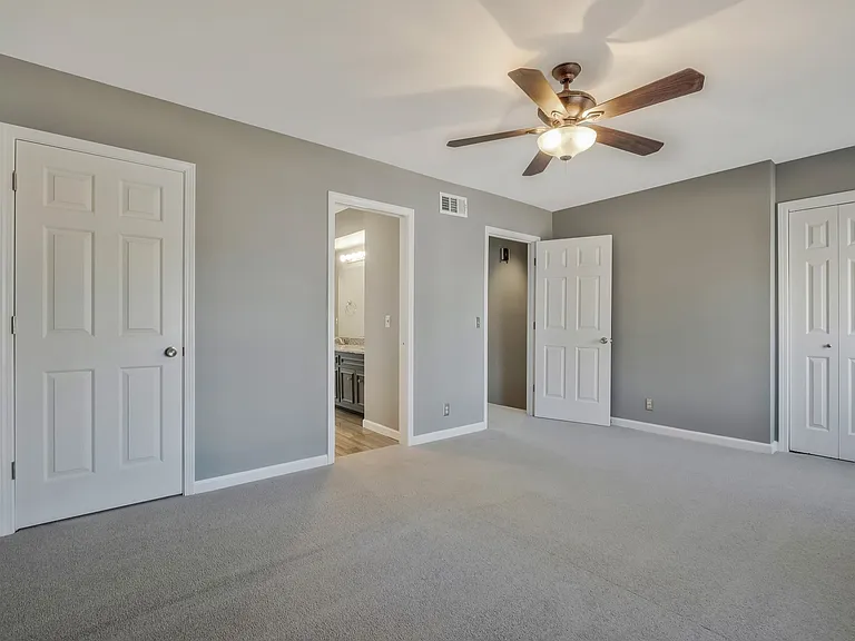 1005 Glendale Ln — Photo 25