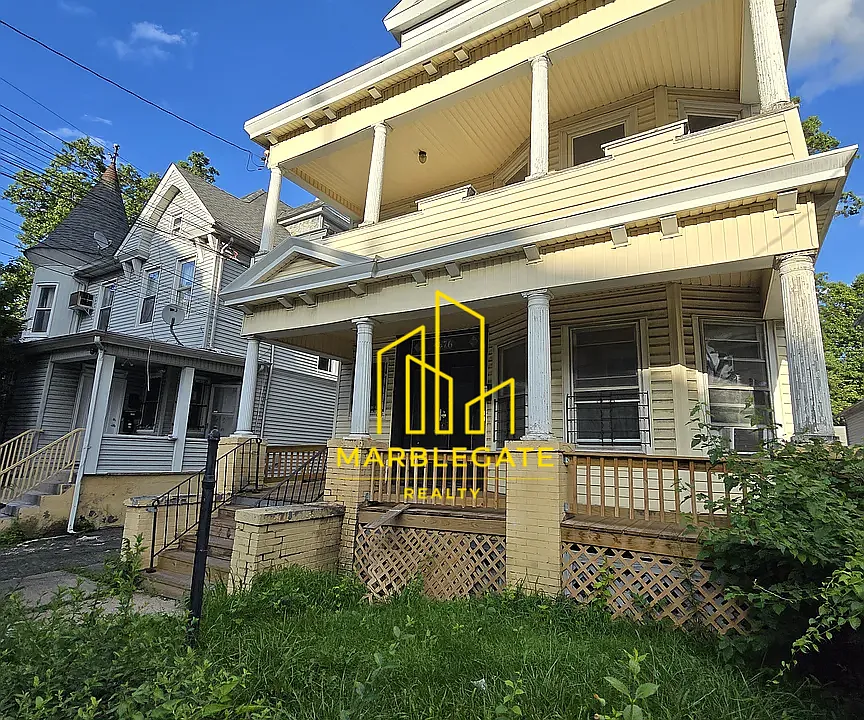 476 Sanford Ave #22