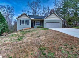 818 Mosteller Dr, Greer, SC 29651