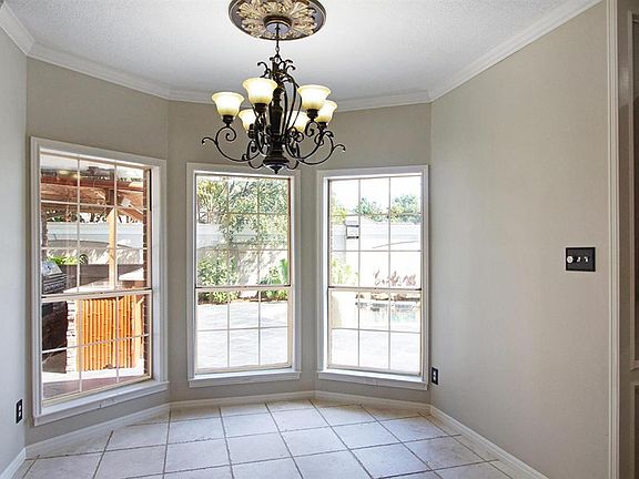 4th image of 3370 Briar Ct