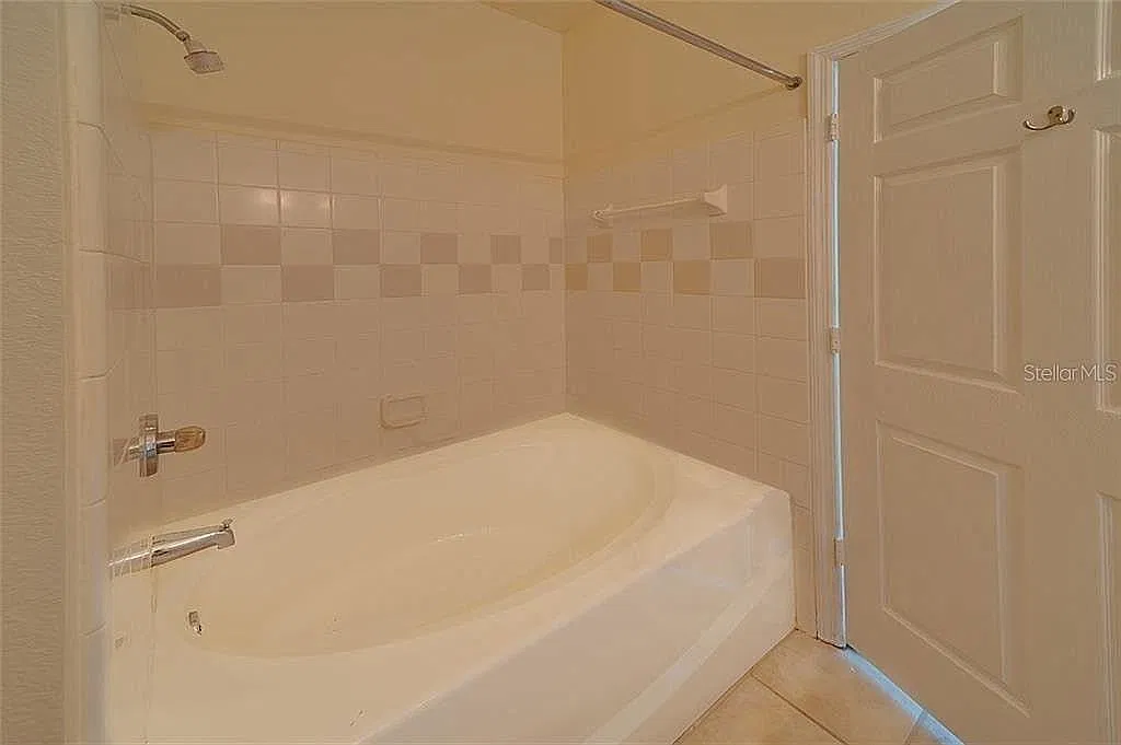 1 bed, 848 sqft, $1,595 — Photo 1