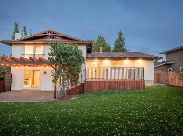 124 E Canterbury Dr SW, Calgary, AB T2W 2G1
