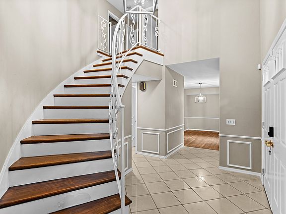 4th image of 54 Morwood Ln