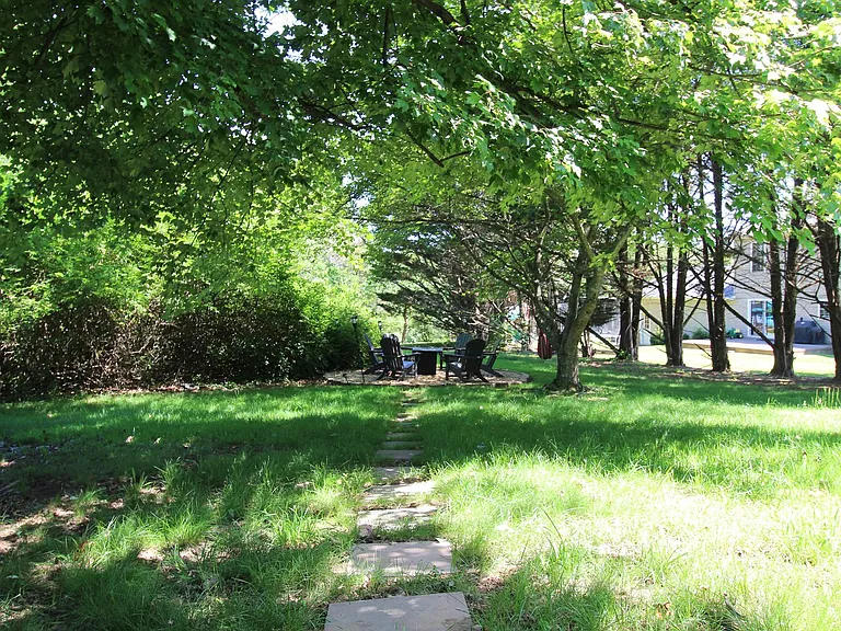 221 Alleghany Dr — Photo 36