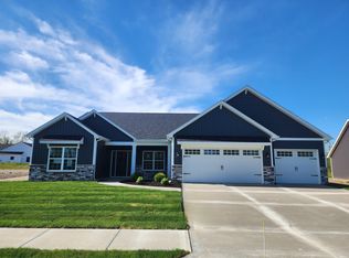 10249 Chestnut Creek Blvd, Fort Wayne, IN 46814