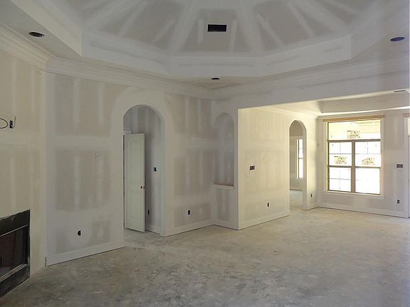 3rd image of 404 Milton Estates Ln