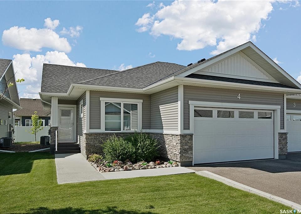 1st image of UNIT 4-437 Palmer CRESCENT