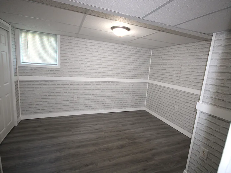 1162 Jackson St — Photo 12