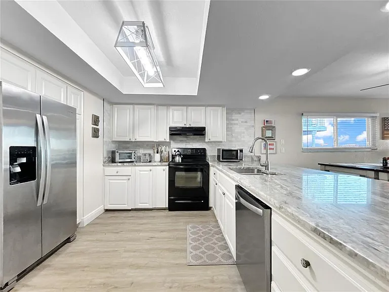 2505 Bay Blvd #1 — Photo 21
