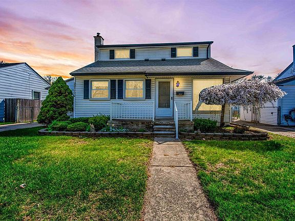 2nd image of 22112 Lange St