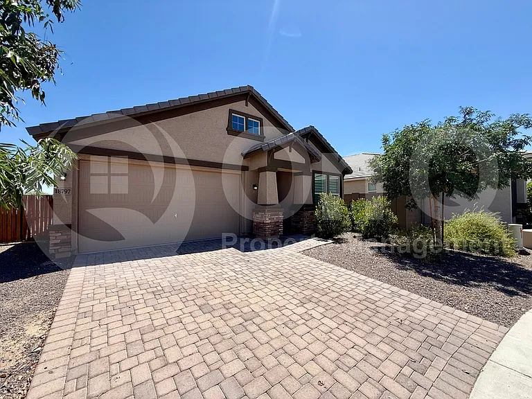 18797 W Becker Ct — Photo 3