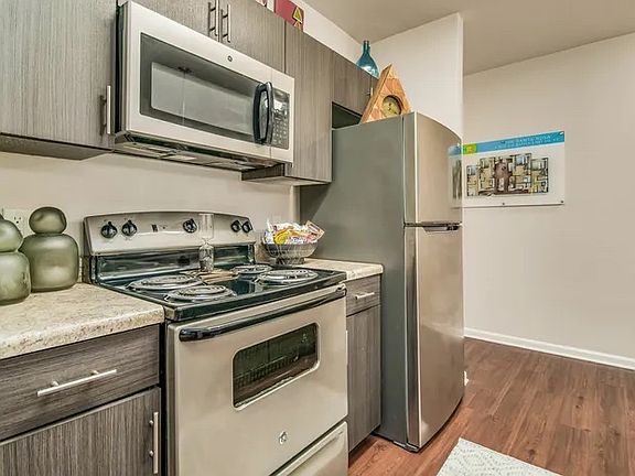 2nd image of 10080 Hillview Dr