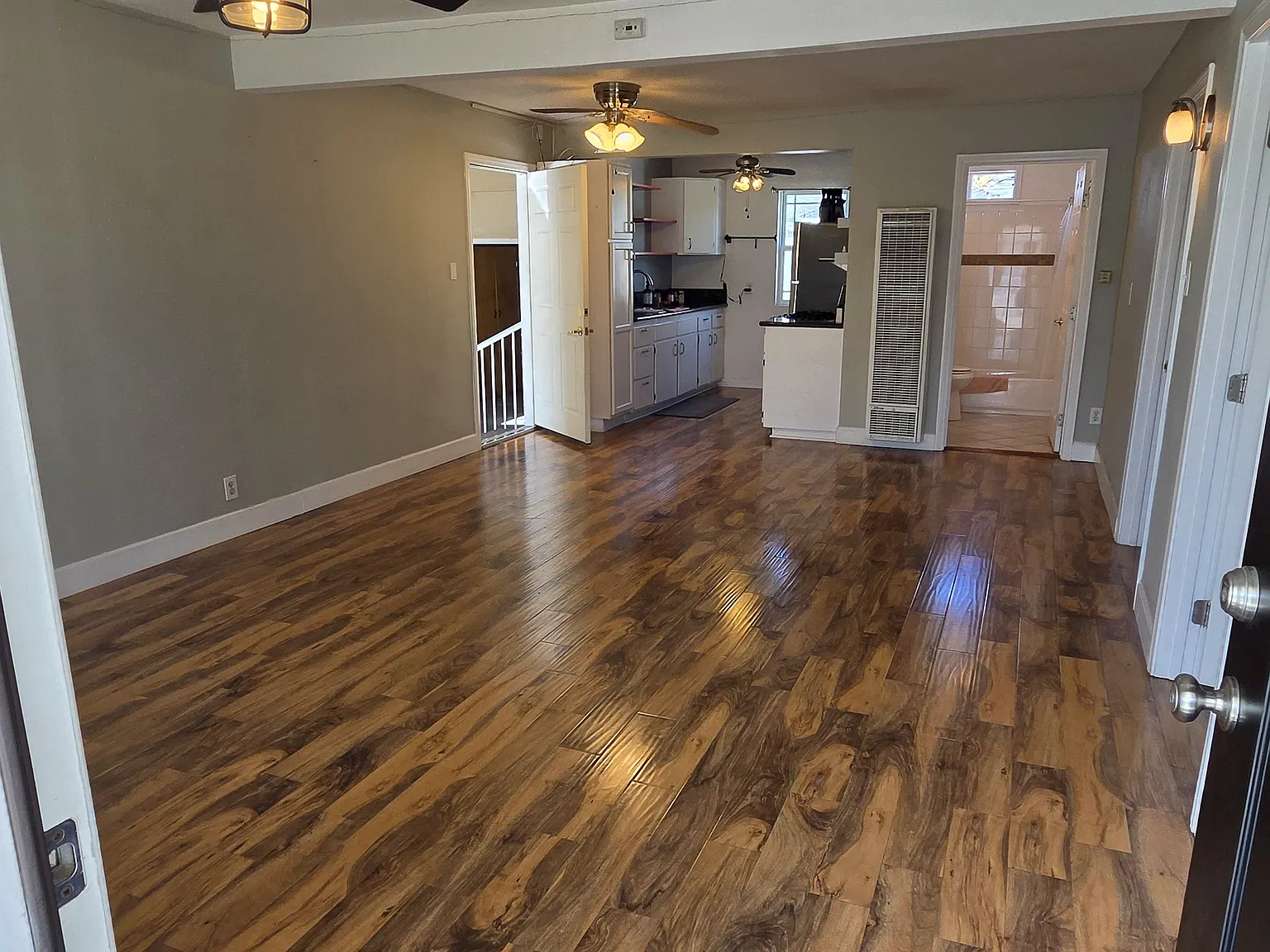 2 bed, 1012 sqft, $3,195 — Photo 4