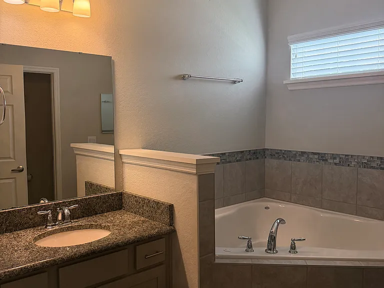 4340 Reding Way — Photo 7