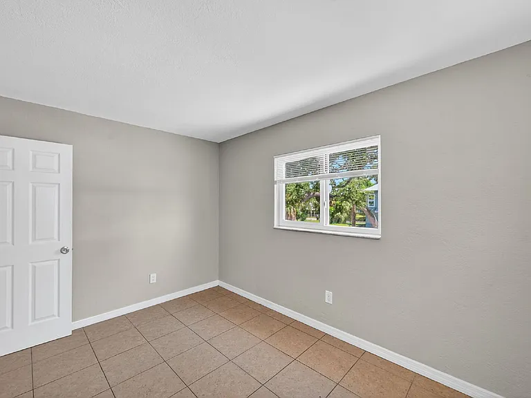1771 Russell St S #3 — Photo 16