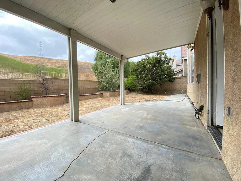 1758 Vista Del Norte — Photo 17