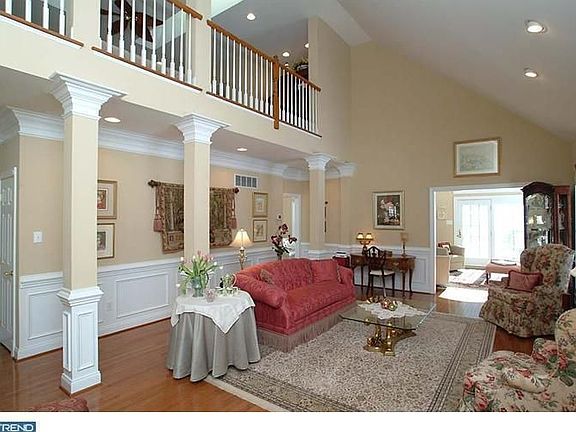 5th image of 73 Sagewood Dr