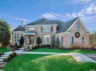 11 Turnberry Ct, Dix Hills, NY 11746