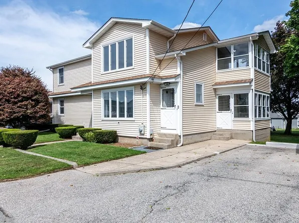 14 Gray St, North Providence, RI 02904