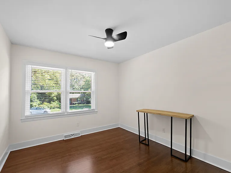 2014 Sandhurst Dr — Photo 22