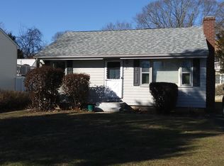 21 Conanicus Rd, Narragansett, RI 02882