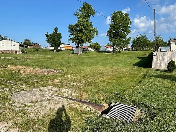 2474 Beech St, Hurricane, WV 25526