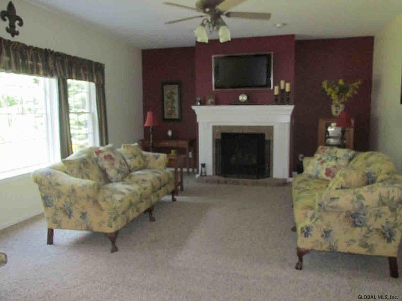 3rd image of 63 Sara Jen Drive