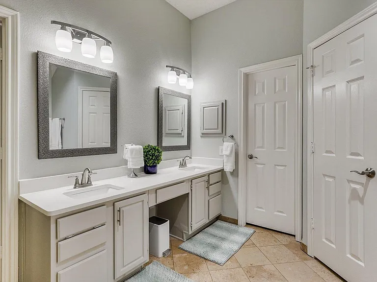 1717 Parkwood Dr — Photo 25