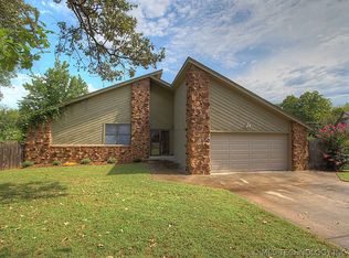 401 W 31st Ct, Sand Springs, OK 74063