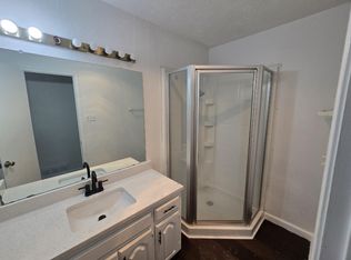 2105 E Collins Blvd, Richardson, TX 75081