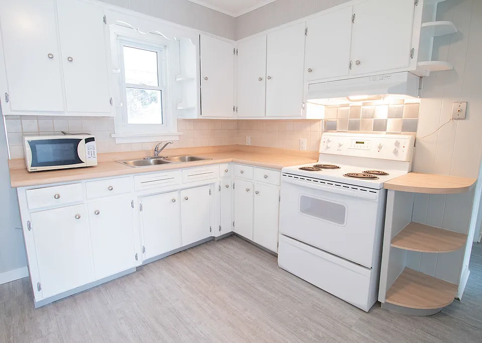 58 Churchill Ave #1